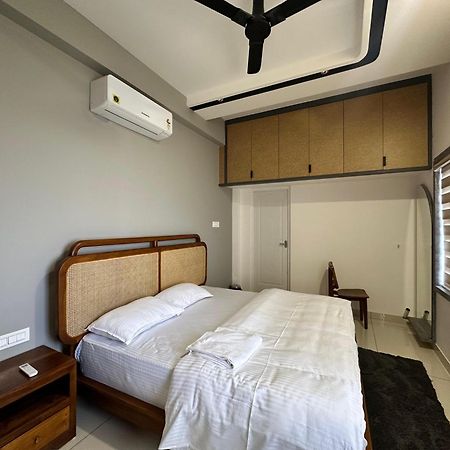 Thulasi Avenue Inn Pollāchi Exteriér fotografie