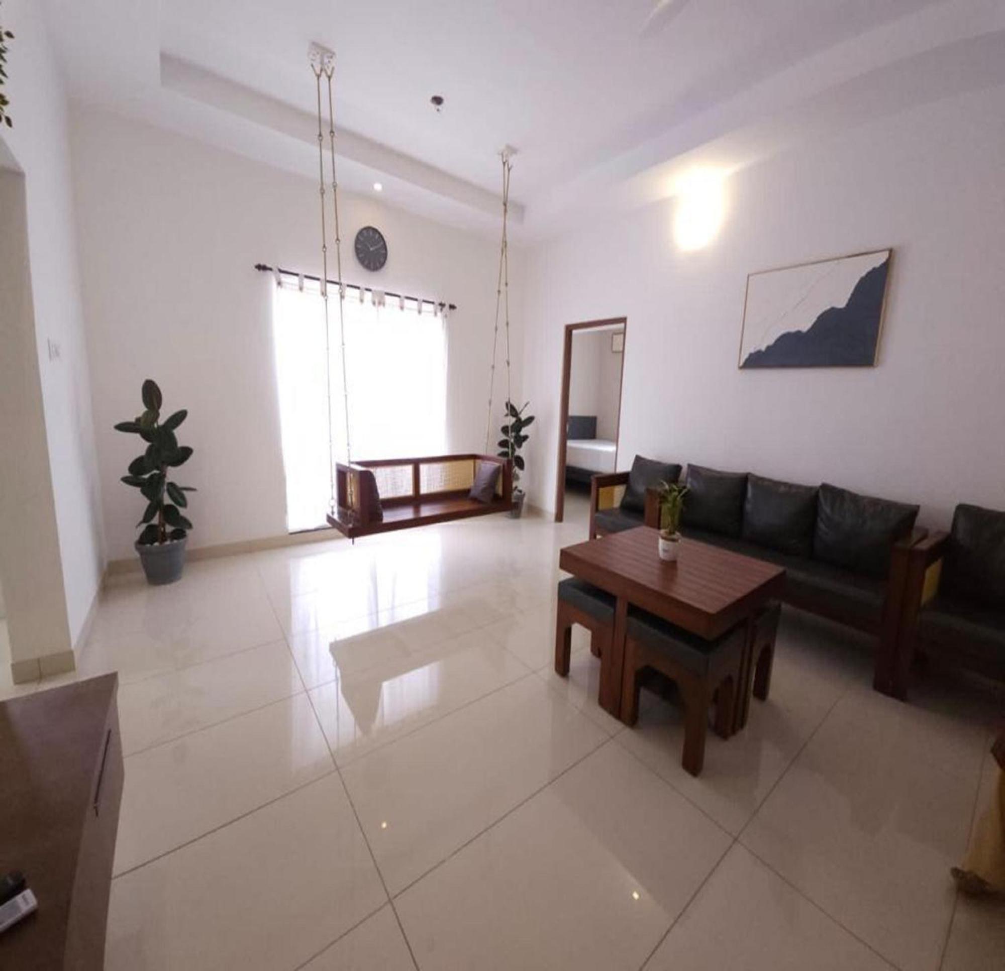 Thulasi Avenue Inn Pollāchi Exteriér fotografie