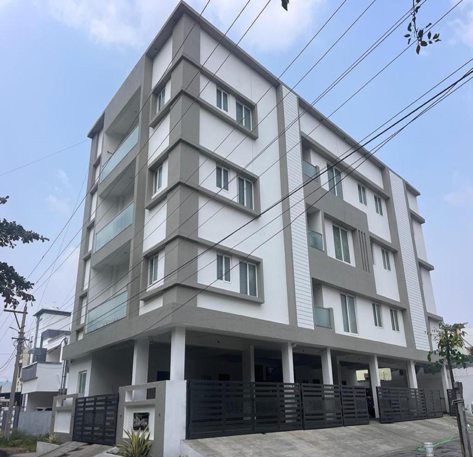 Thulasi Avenue Inn Pollāchi Exteriér fotografie