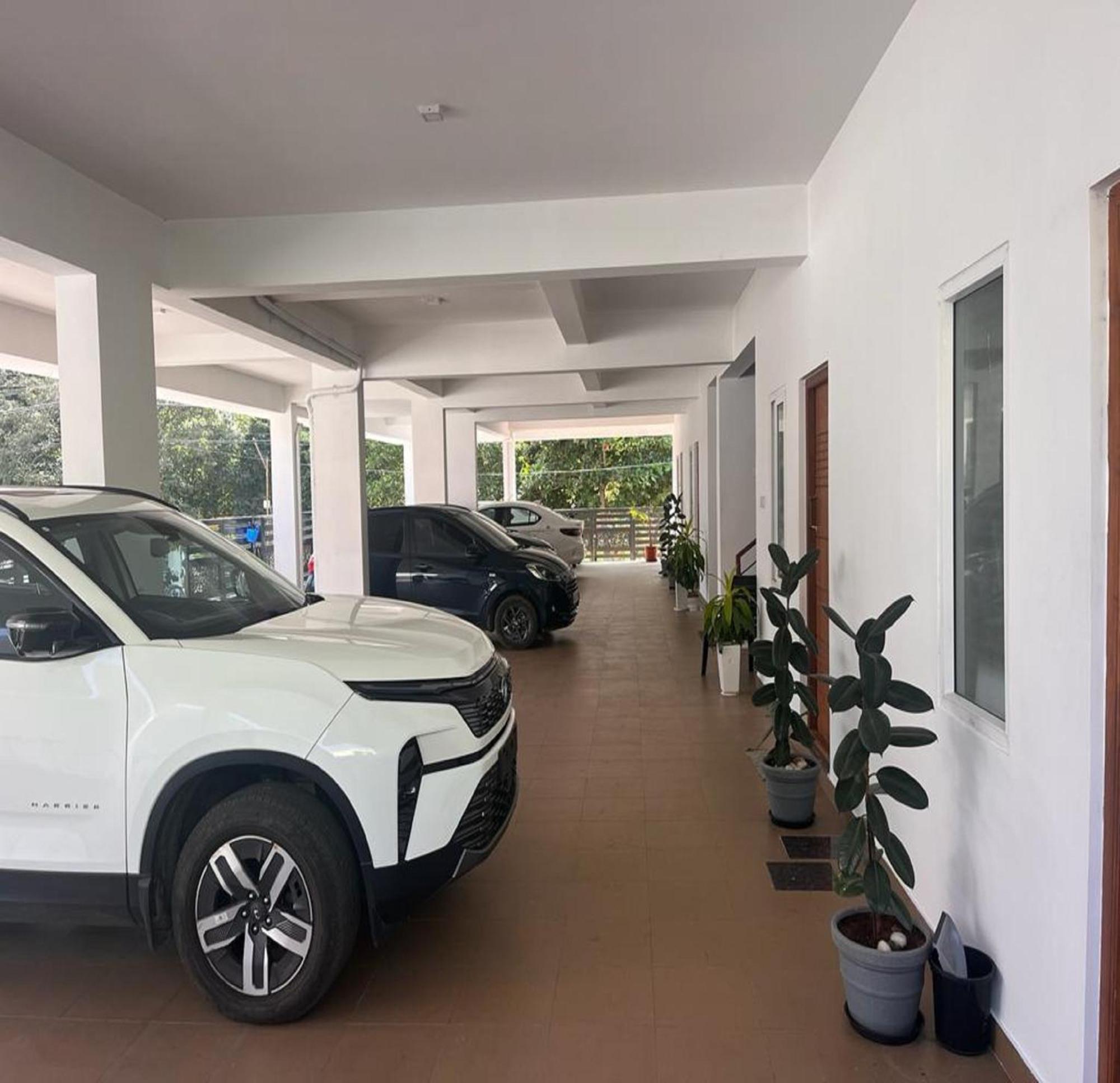 Thulasi Avenue Inn Pollāchi Exteriér fotografie