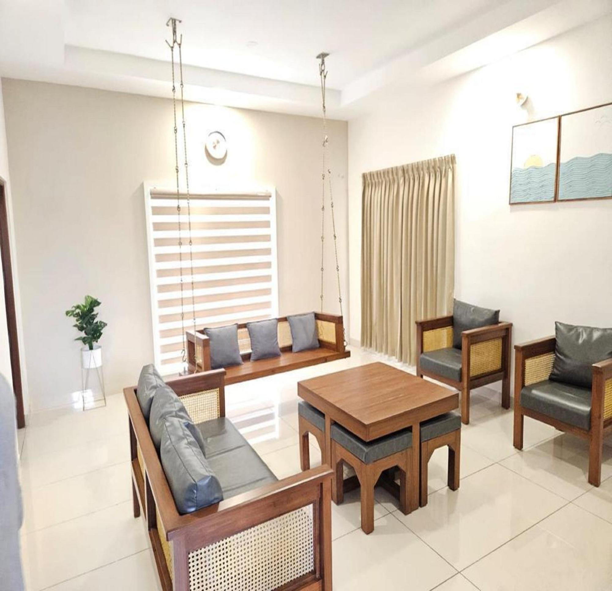 Thulasi Avenue Inn Pollāchi Exteriér fotografie