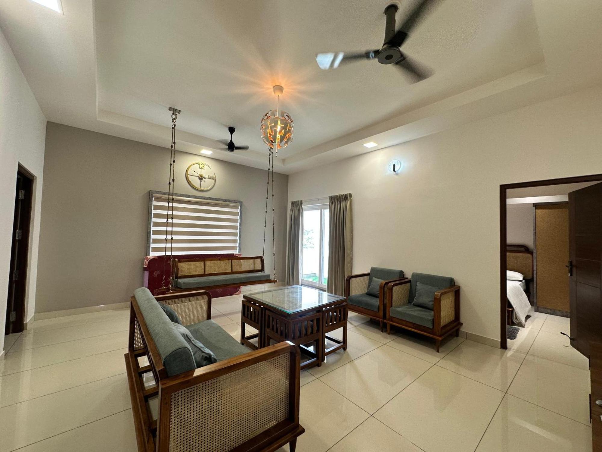 Thulasi Avenue Inn Pollāchi Exteriér fotografie