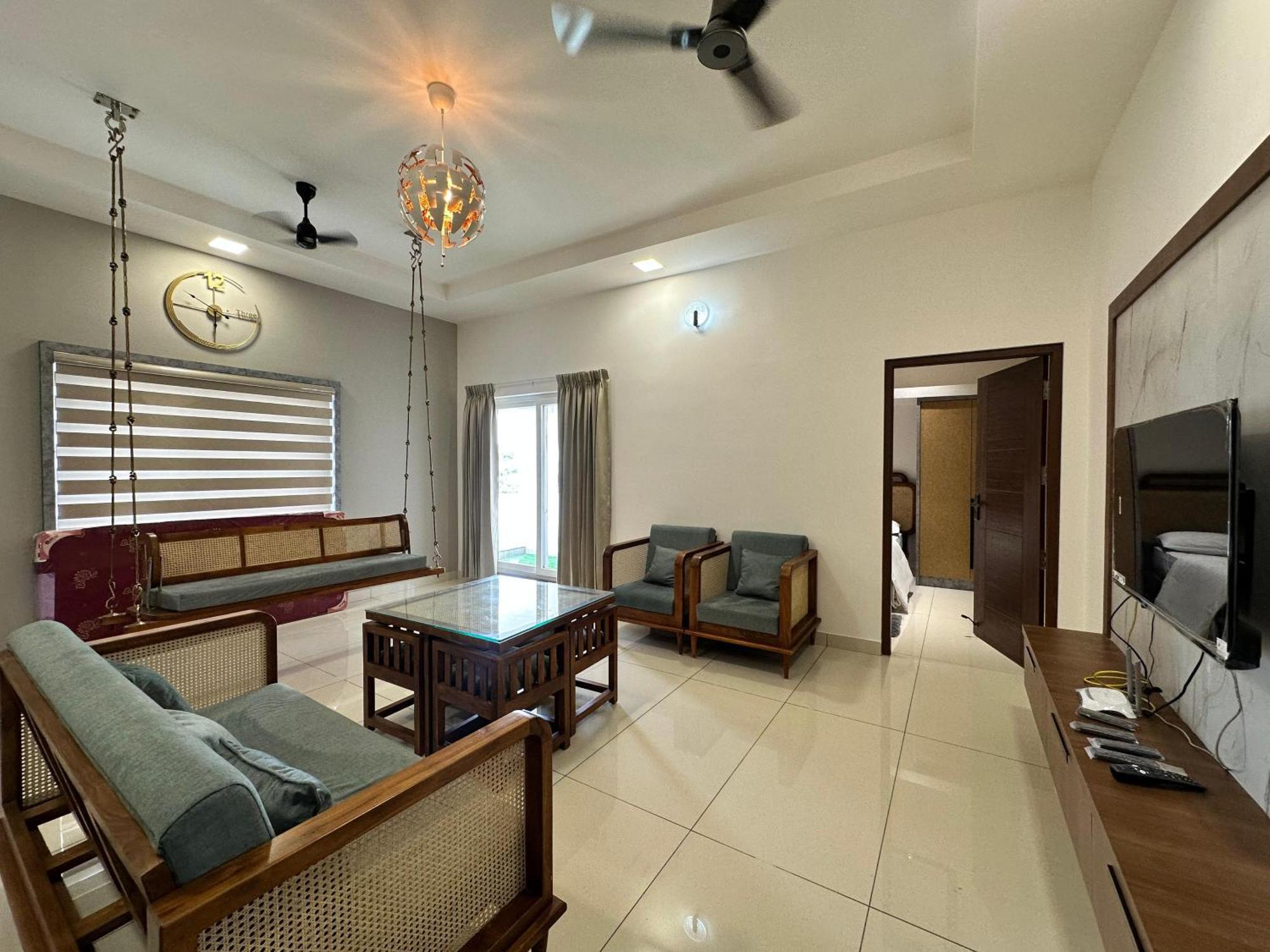 Thulasi Avenue Inn Pollāchi Exteriér fotografie