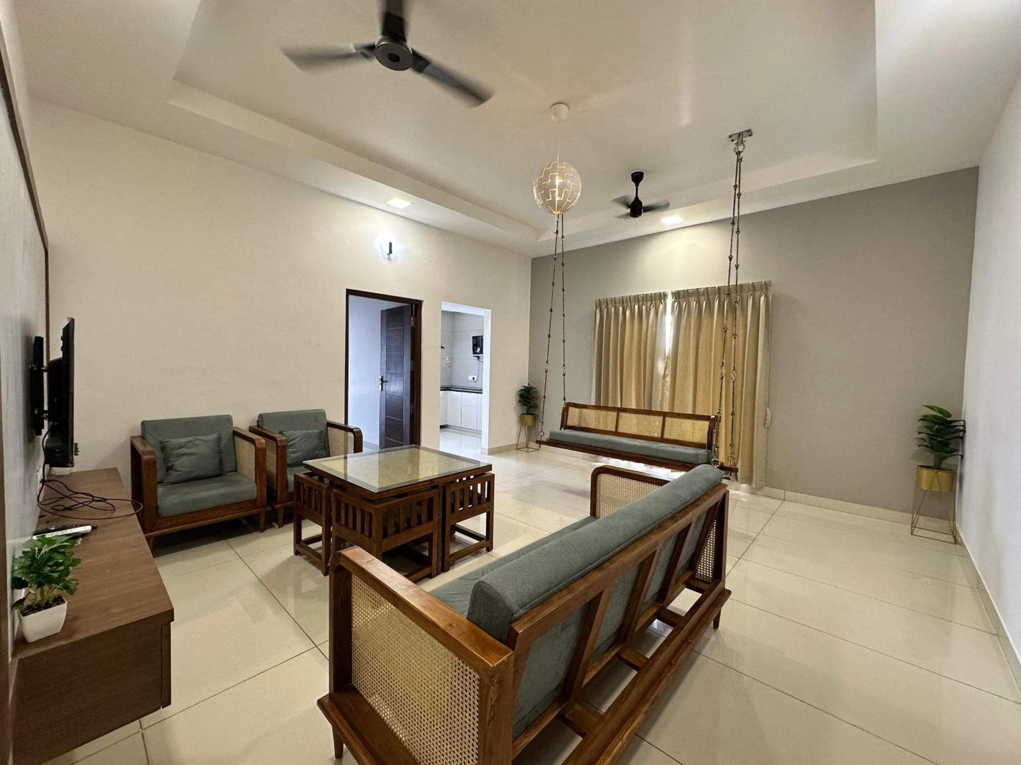 Thulasi Avenue Inn Pollāchi Exteriér fotografie